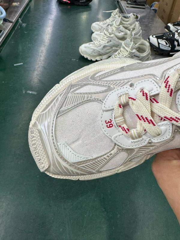 Balenciaga Runner Sneakers White 677403 W3RE1 9000 - Image 7