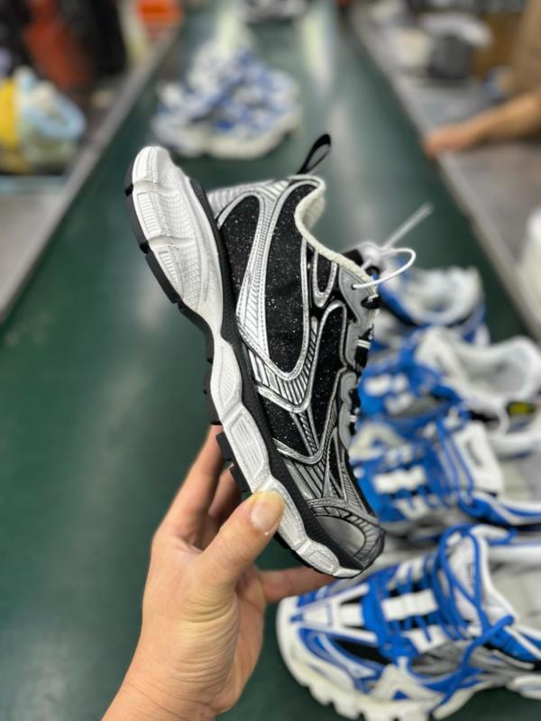 Balenciaga Runner Sneaker 677403 W3RB3 1000 Black Metallic Silver Glitter