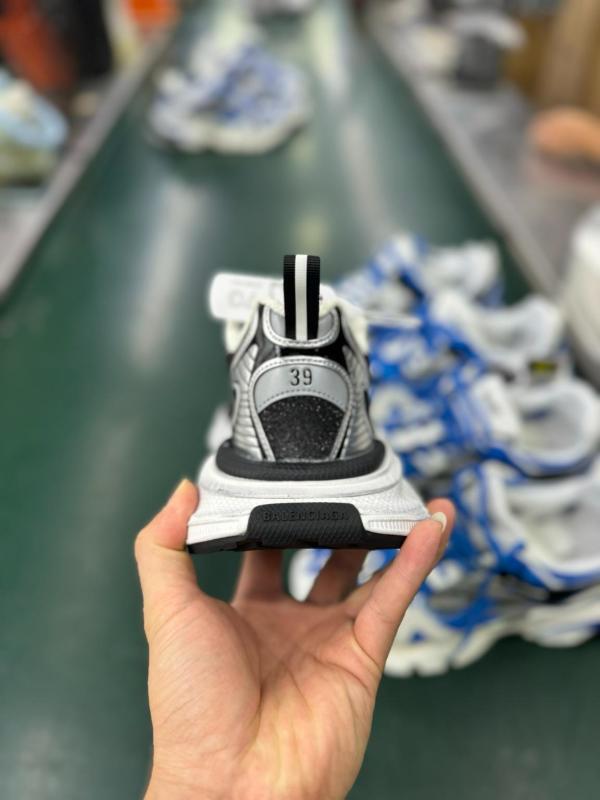 Balenciaga Runner Sneaker 677403 W3RB3 1000 Black Metallic Silver Glitter - Image 4