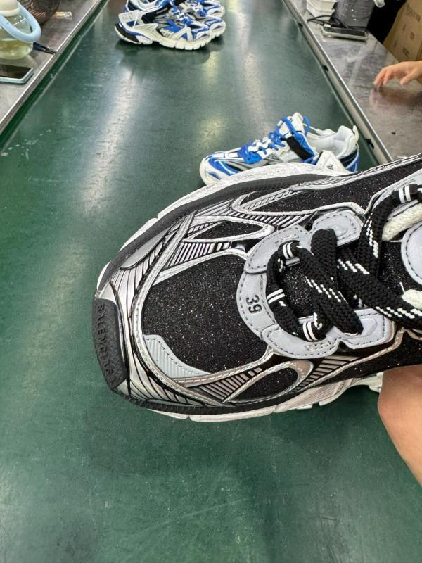 Balenciaga Runner Sneaker 677403 W3RB3 1000 Black Metallic Silver Glitter - Image 7