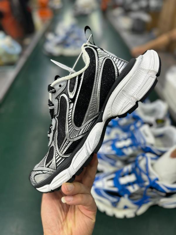 Balenciaga Runner Sneaker 677403 W3RB3 1000 Black Metallic Silver Glitter - Image 8