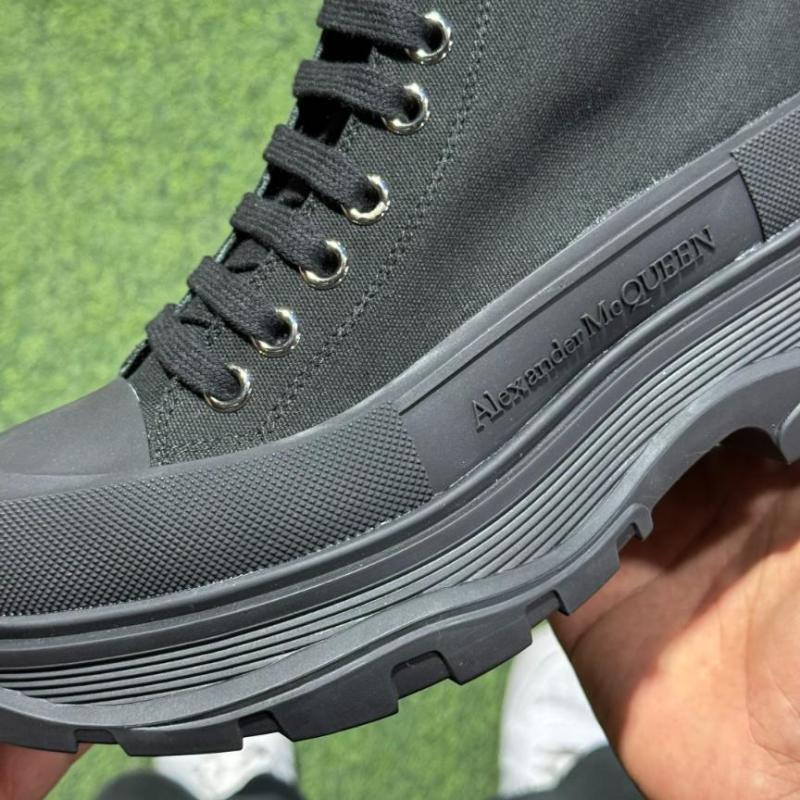 Alexander McQueen Tread Slick Canvas Lace-Up Boot 604254W4MV41000 - Image 5