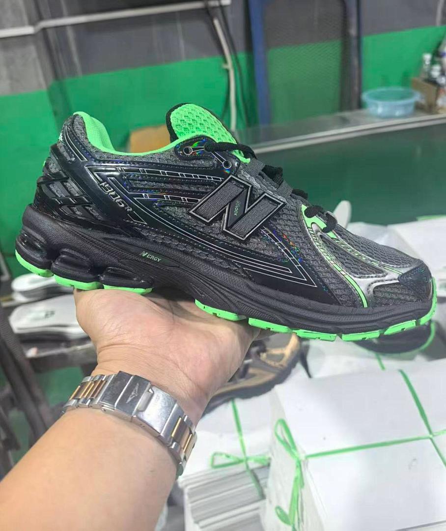 New Balance 1906R Black Green Sneakers