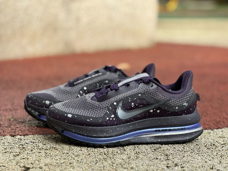 Nike Air Zoom Indigo Speckled Running Shoes with Metallic Silver Swoosh