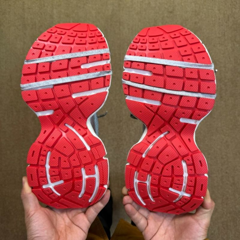 Balenciaga Runner Sneakers 677403 W3CP2 9062 - Image 8