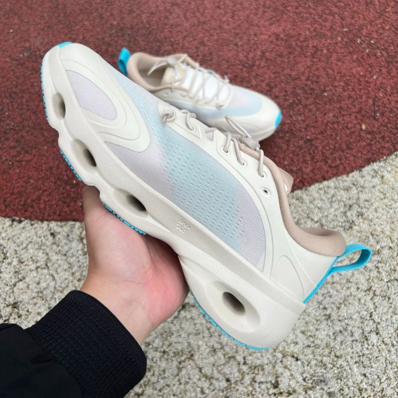 On Cloudtilt Undyed / Aqua - Image 7