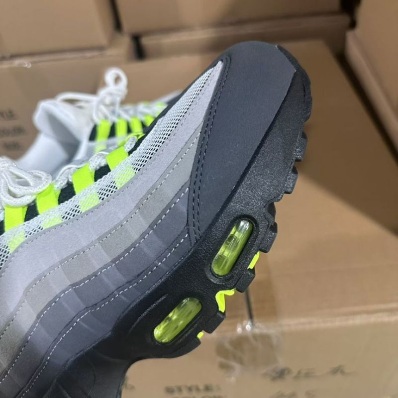 Nike Air Max 95 OG Neon CT1689-001 - Image 9