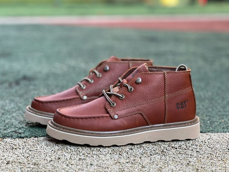 Caterpillar Men's Brown Leather Moc Toe Chukka Boots - Image 10