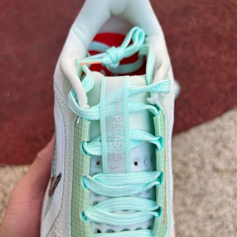 Nike Air Zoom Vomero 16 Barely Green Metallic Bronze Bright Crimson - Image 5