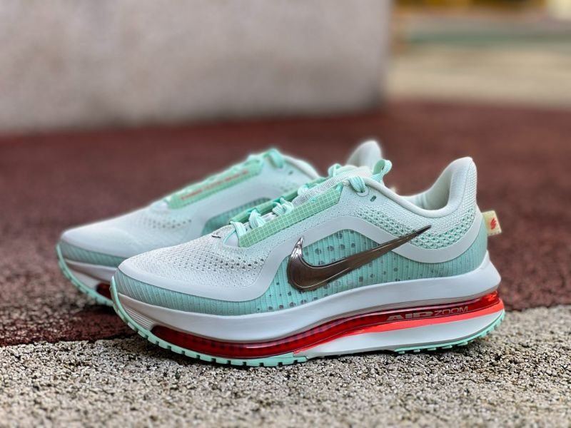 Nike Air Zoom Vomero 16 Barely Green Metallic Bronze Bright Crimson - Image 10