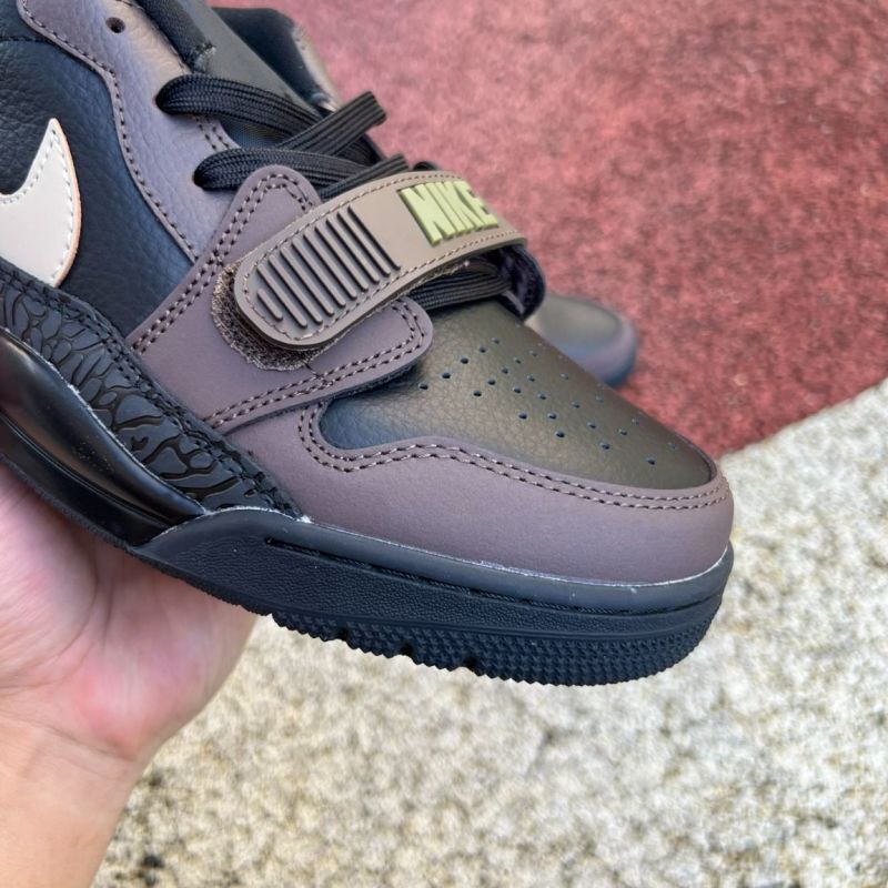 Travis Scott x Nike Air Trainer 1 SP 'Archaeo Brown' DR0915-200 - Image 3