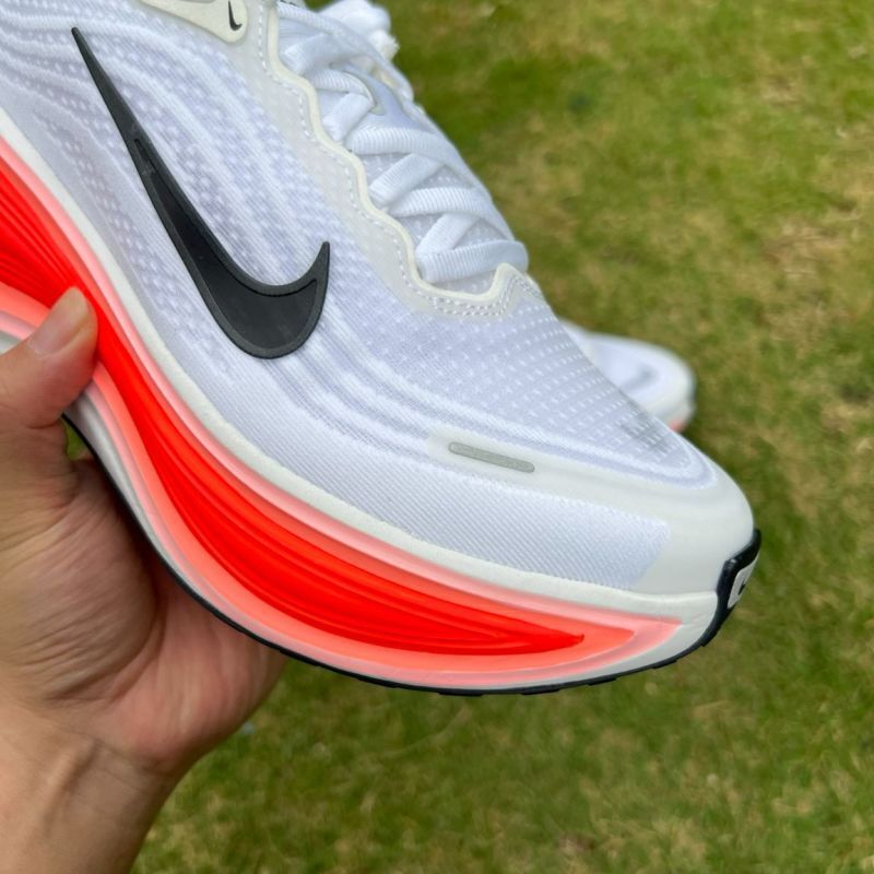 Nike ZoomX Invincible Run Flyknit 3 White Black Bright Crimson FB6588-100 - Image 3