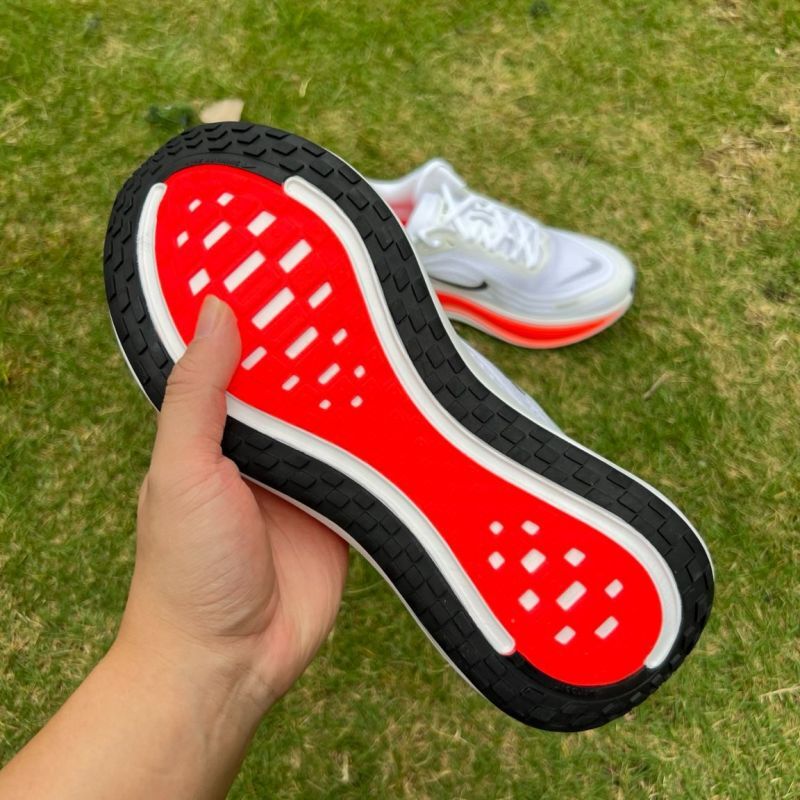 Nike ZoomX Invincible Run Flyknit 3 White Black Bright Crimson FB6588-100 - Image 6