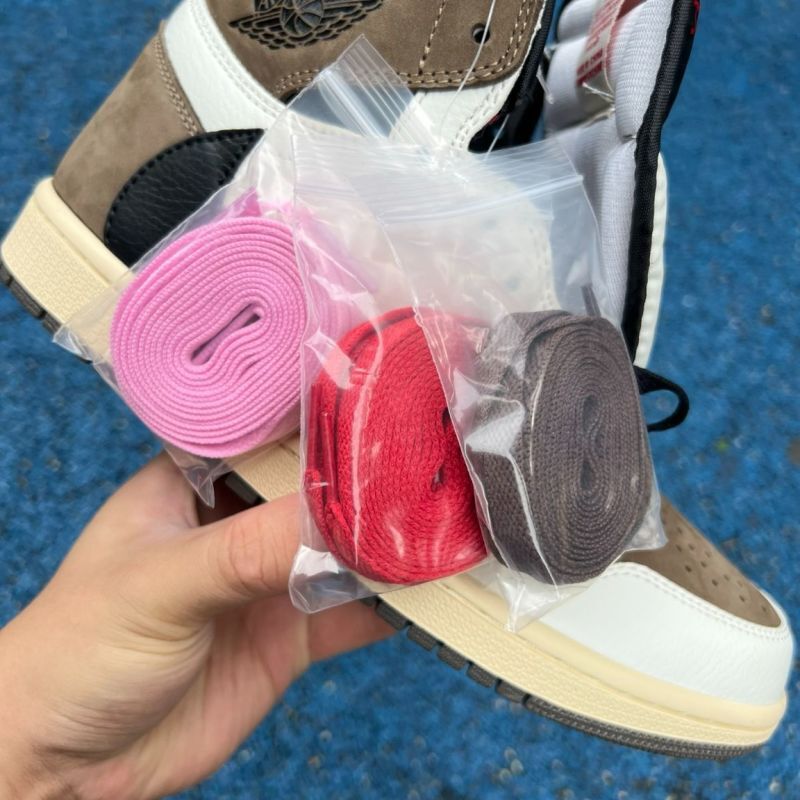 Air Jordan 1 Retro High OG Dark Mocha 555088-105 - Image 4