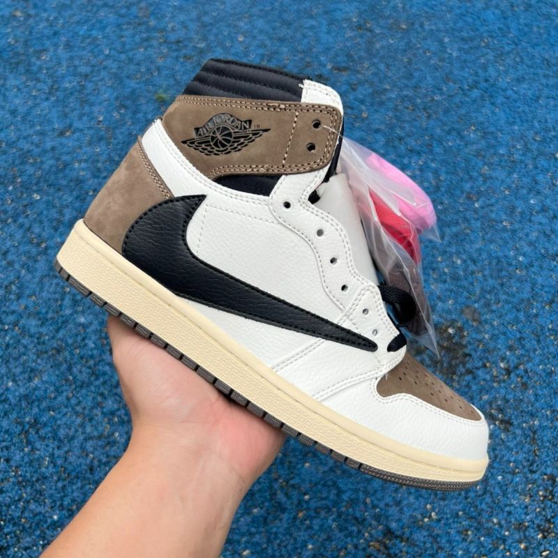 Air Jordan 1 Retro High OG Dark Mocha 555088-105 - Image 12