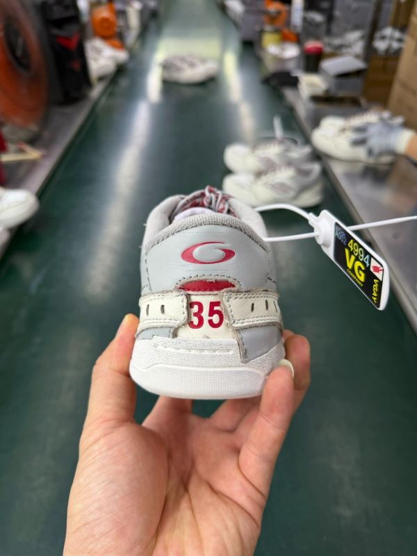 Balenciaga B-Runner Sneakers White Grey Red - Image 4