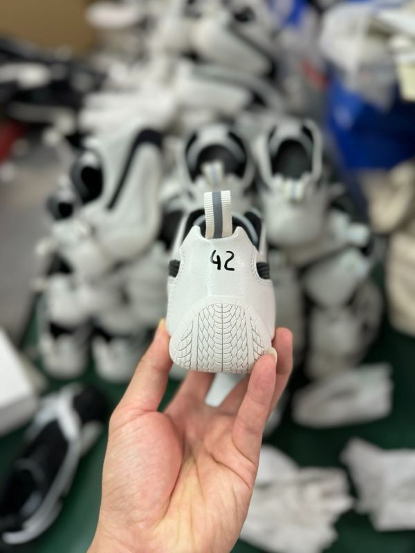 Puma Balenciaga Speedcat White Black Sneakers - Image 4