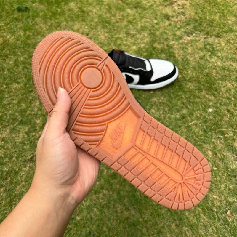Air Jordan 1 Low White Black Gum Light Brown - Image 9