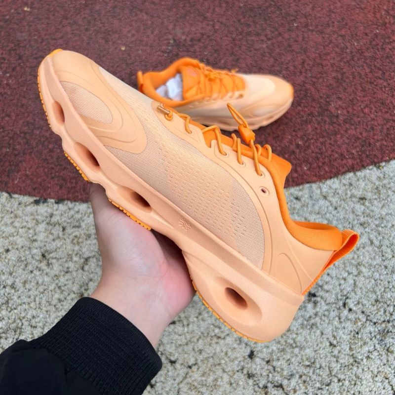 On Cloudeclipse Running Shoes Orange Coral - Image 8