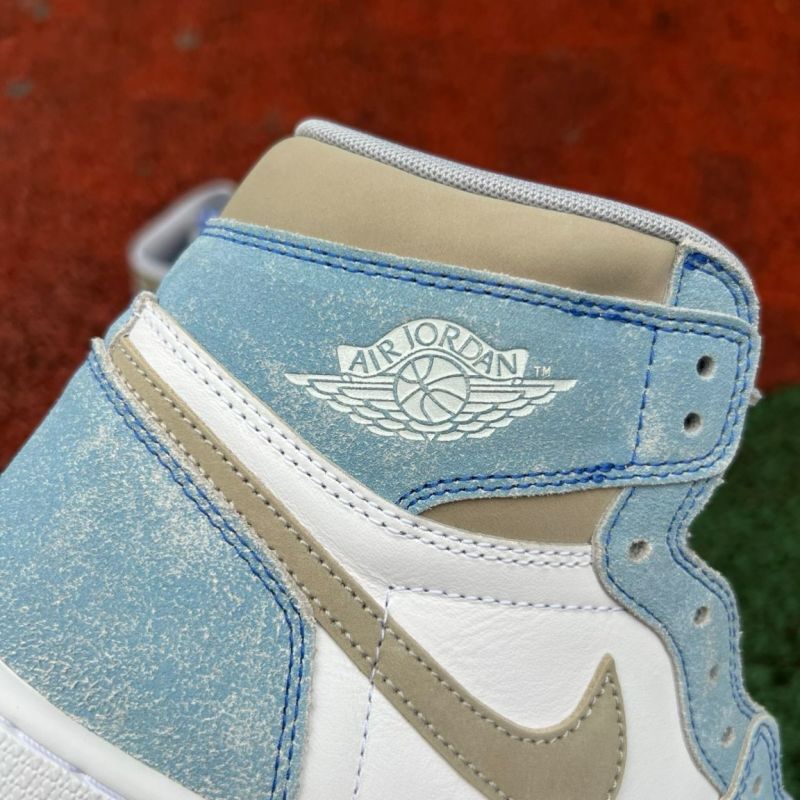 Air Jordan 1 Retro High OG "Hyper Royal" (555088-402) - Image 5