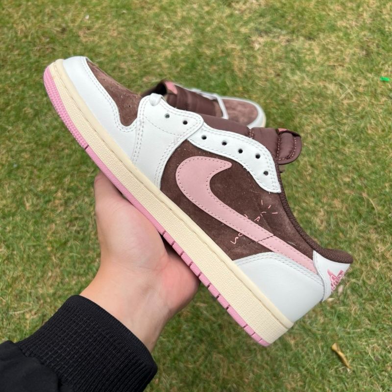 Travis Scott x Air Jordan 1 Low Dark Mocha Pink - Image 10