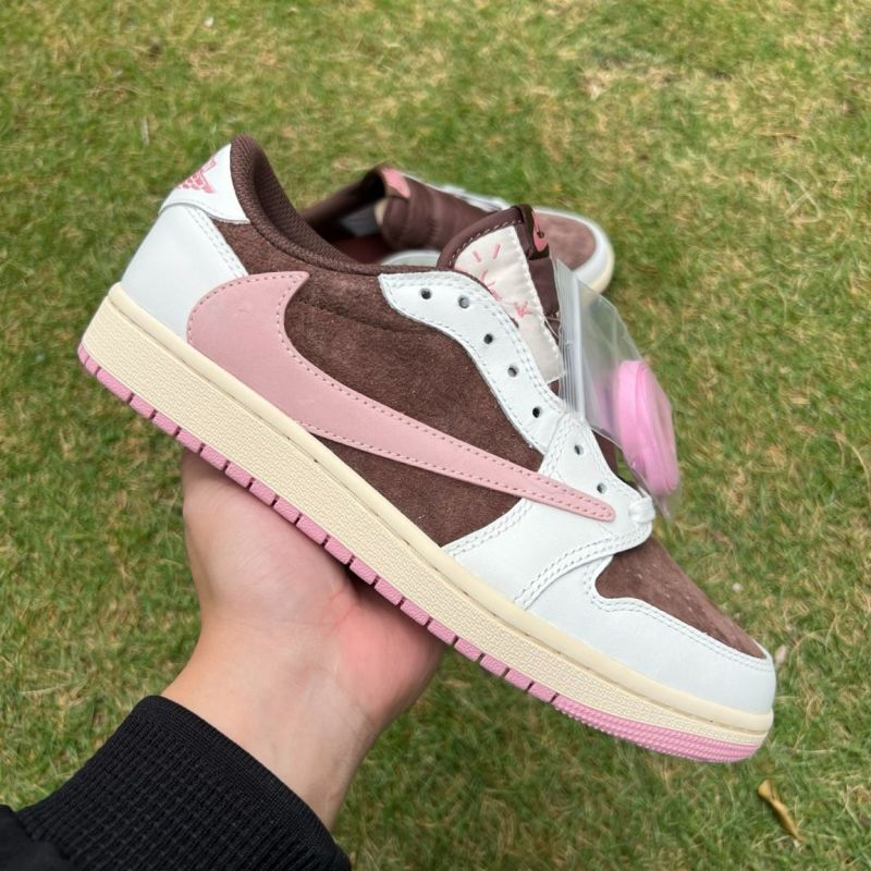 Travis Scott x Air Jordan 1 Low Dark Mocha Pink - Image 12