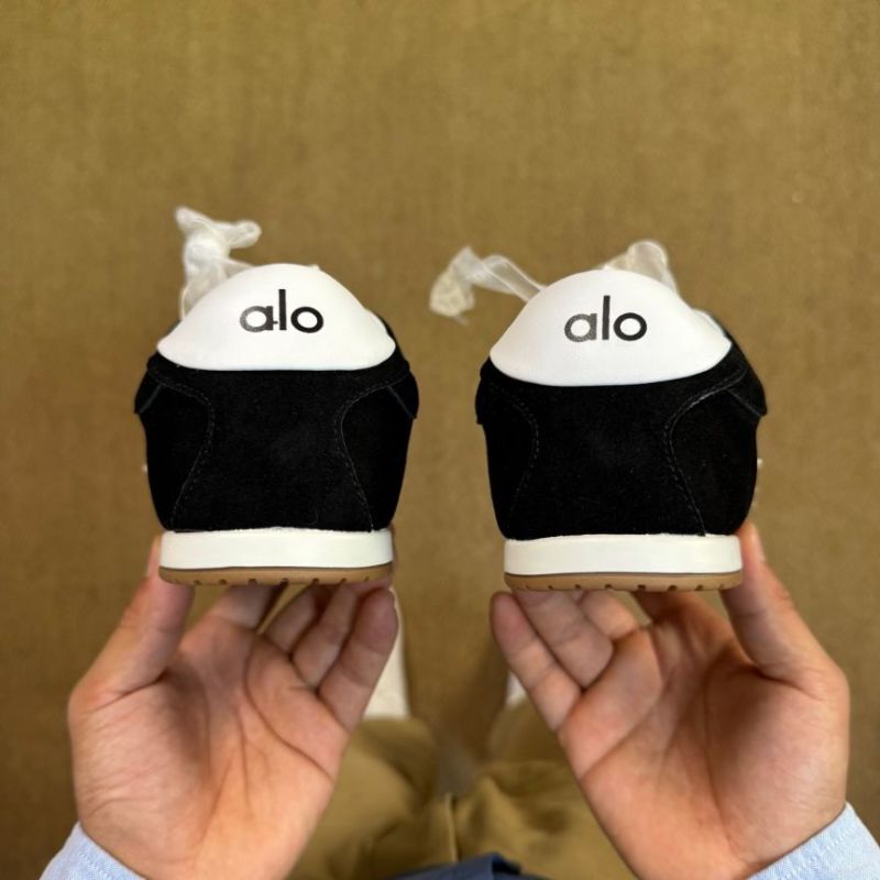 Chanel 22K Black Suede & Mesh Trainers with Pearl Flowers G38749 - Image 6