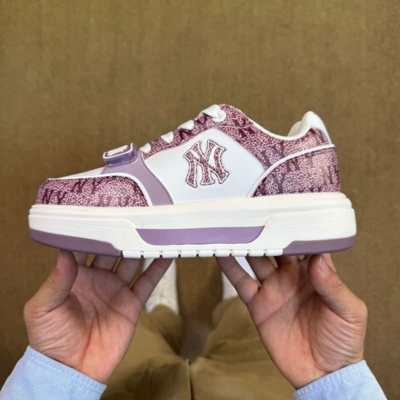 MLB New York Yankees Big Ball Chunky P Monogram Sneakers 3ASHCRK3N-50LLV White Lavender