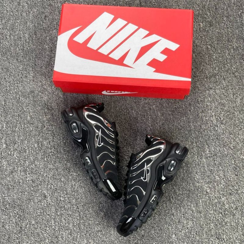 Nike Air Max Plus Black Metallic Silver CD06094-001 - Image 3