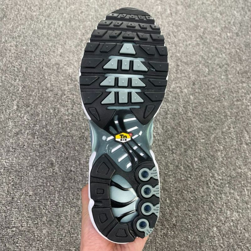 Nike Air Max Plus TN Tie-Dye White Glacier Blue Metallic Silver - Image 4