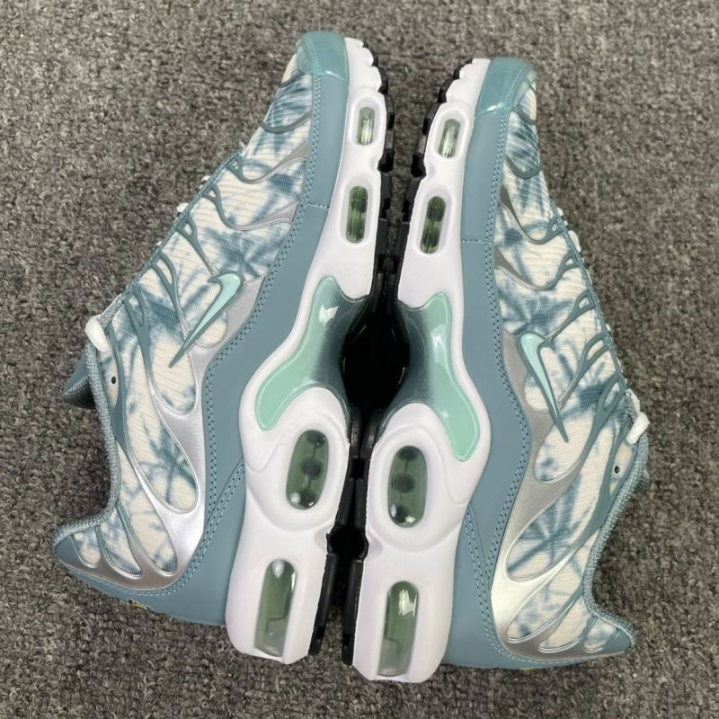 Nike Air Max Plus TN Tie-Dye White Glacier Blue Metallic Silver - Image 6