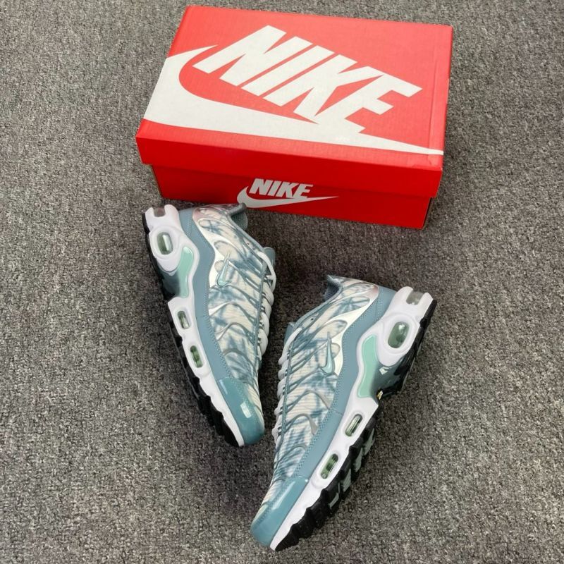 Nike Air Max Plus TN Tie-Dye White Glacier Blue Metallic Silver - Image 7