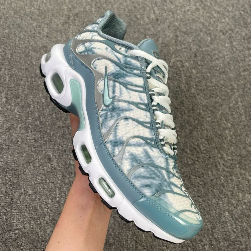 Nike Air Max Plus TN Tie-Dye White Glacier Blue Metallic Silver - Image 9