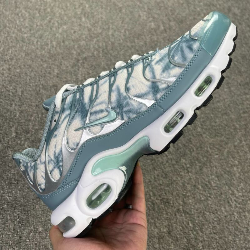 Nike Air Max Plus TN Tie-Dye White Glacier Blue Metallic Silver - Image 10