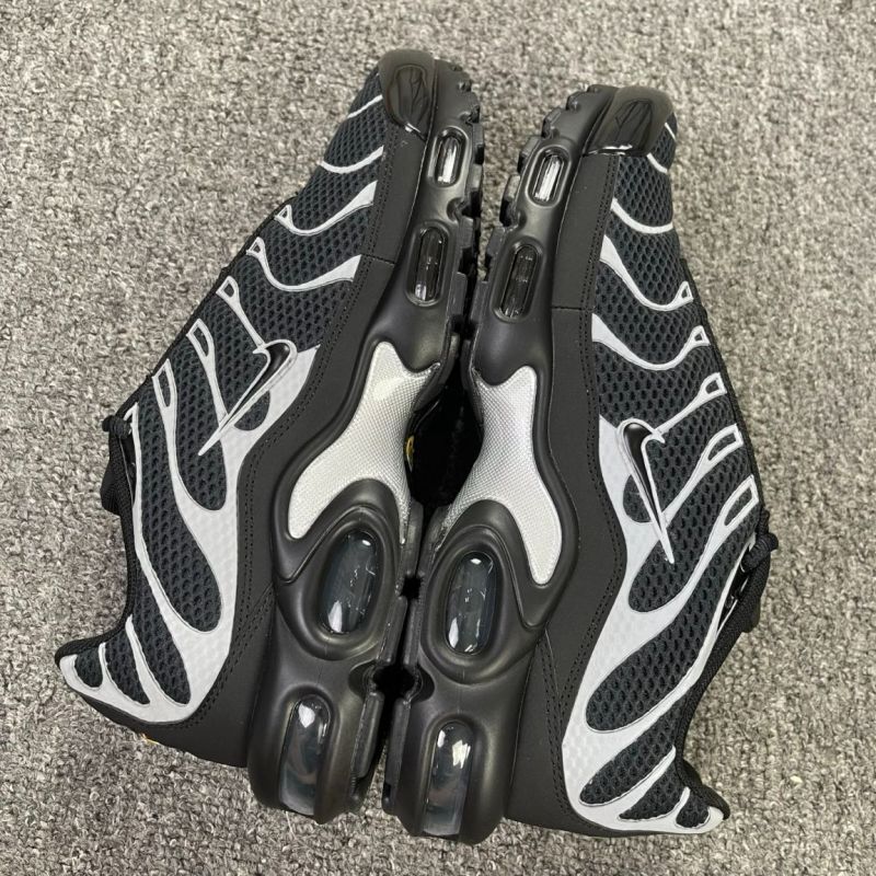Nike Air Max Plus TN Black Metallic Silver CD0609-001 - Image 6