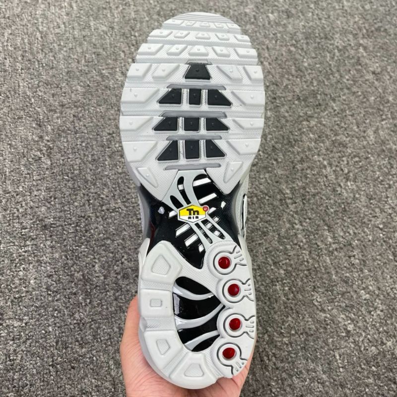 Nike Air Max Plus Wolf Grey Black DH4776-001 - Image 4