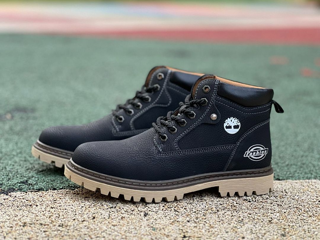 Black Men's Fashion Ankle Boots - Lace-Up Casual & Workwear Footwear with Tan Sole