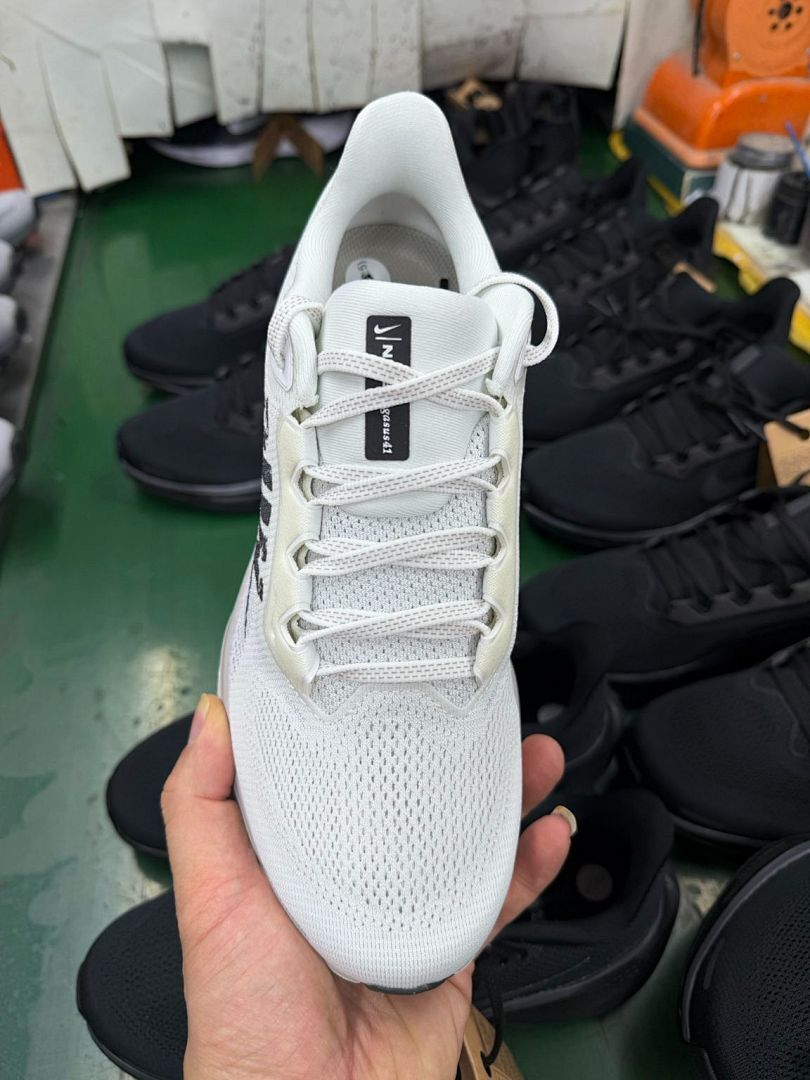 Nike Invincible Run Flyknit 4 ReactX Air Zoom Running Shoes White Black - Image 9