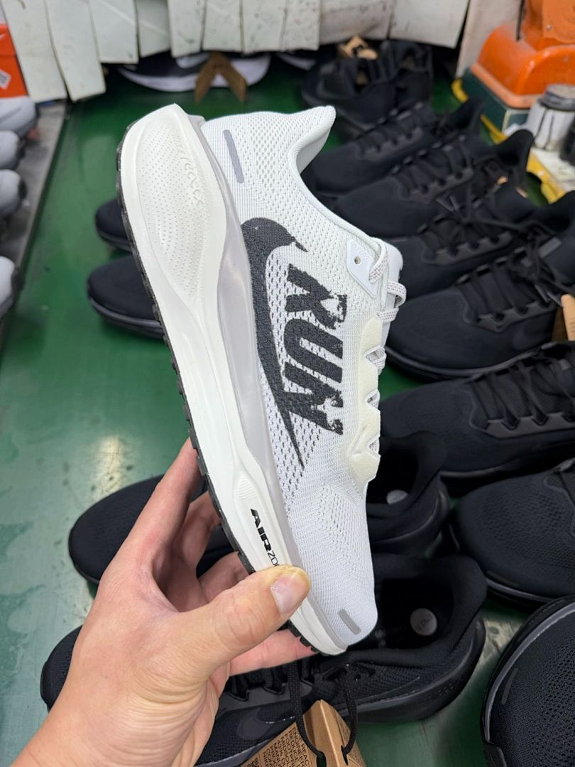 Nike Invincible Run Flyknit 4 ReactX Air Zoom Running Shoes White Black - Image 10