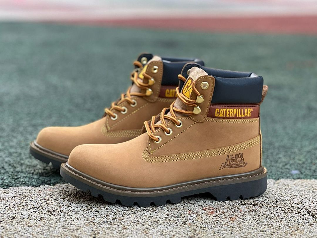 Caterpillar Men's Colorado Classic Work Boots Honey Reset with Bulldozer Logo