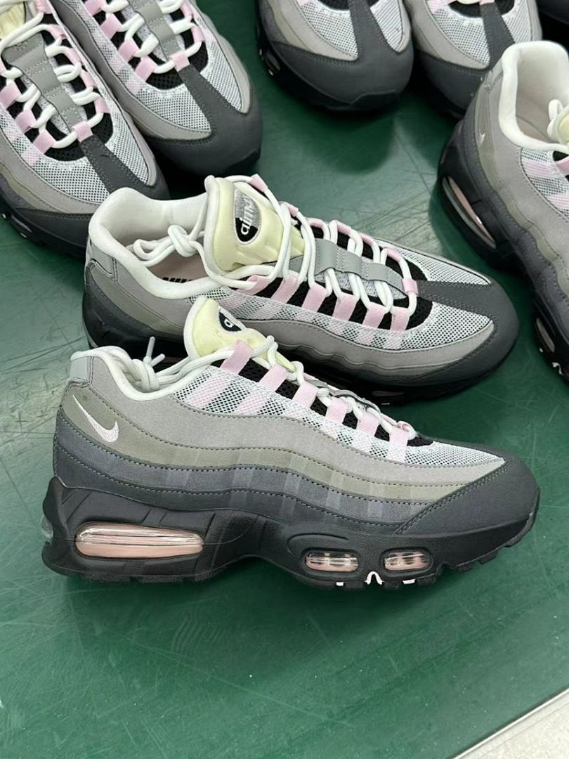 Nike Air Max 95 Grey Fog Pink Foam Black Sneakers DO6704-001