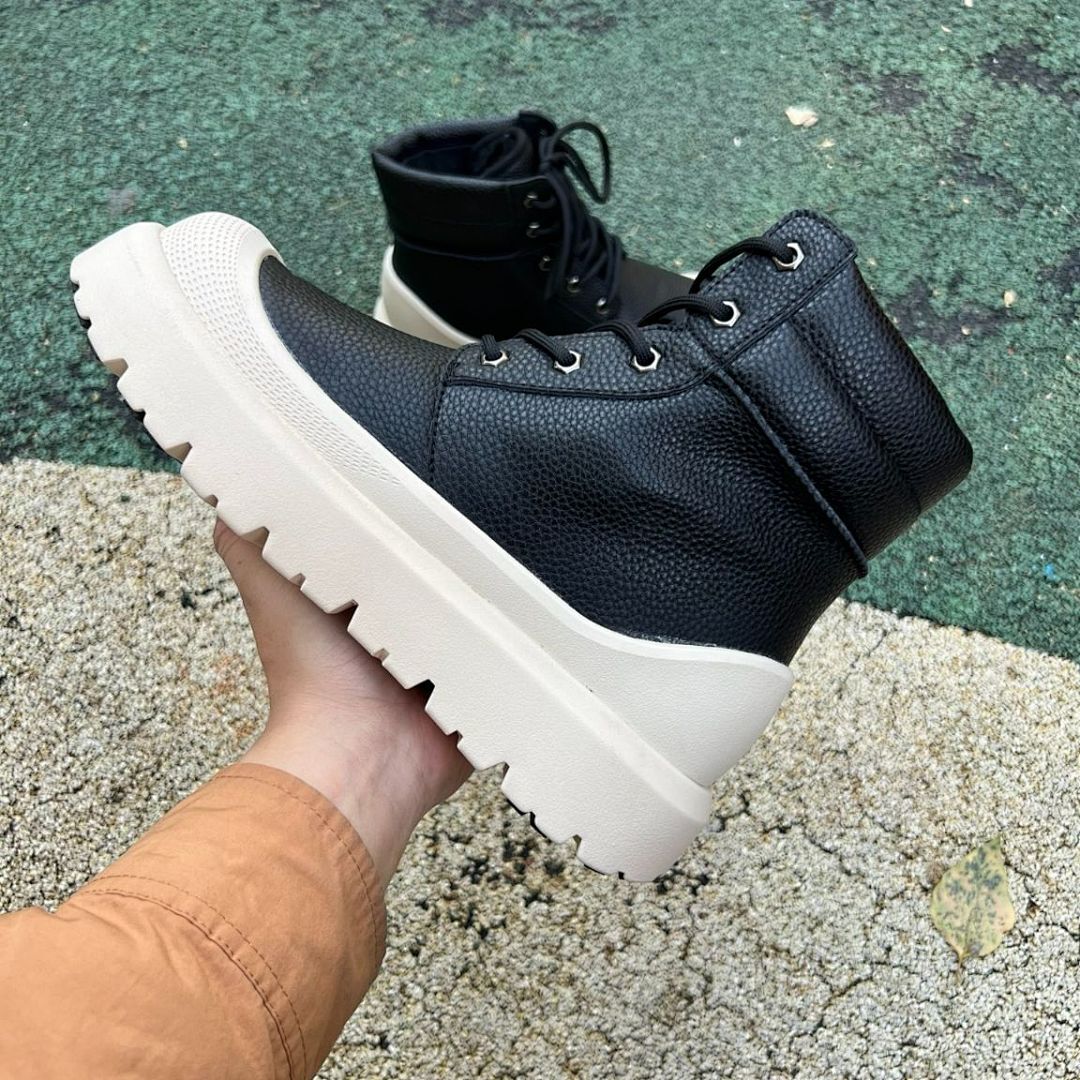 Black Pebbled Leather Lace-Up Combat Boots with Cream Chunky Platform Sole - Image 8