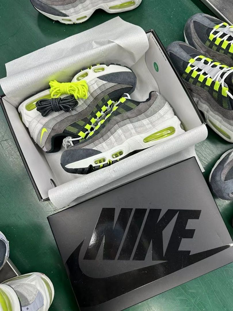 Nike Air Max 95 OG Neon Volt Grey Black Men's Lifestyle Sneakers CT1689-001 - Image 5