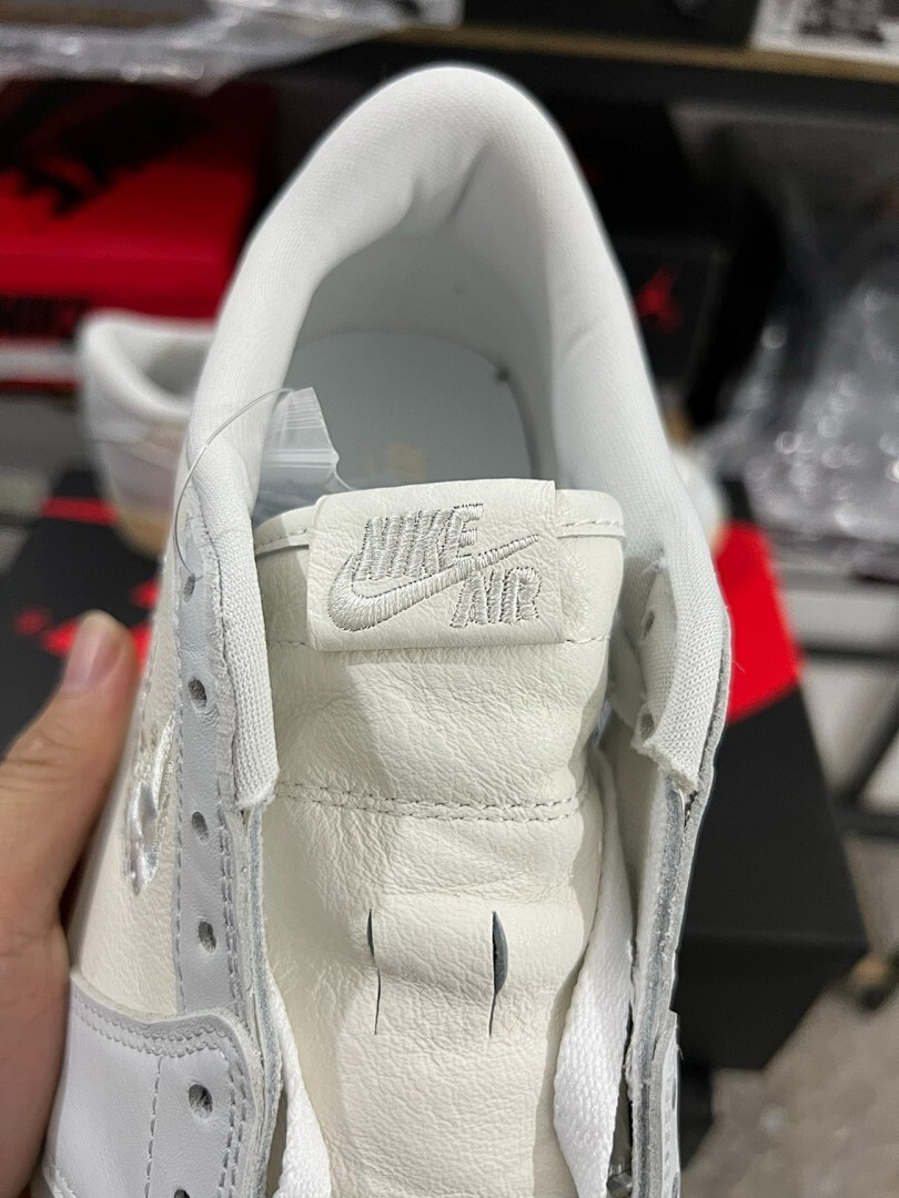 Air Jordan 1 Low SE "Floral Embroidery" White Light Smoke Grey Sail FN8918-100 Women's Sneakers - Image 5