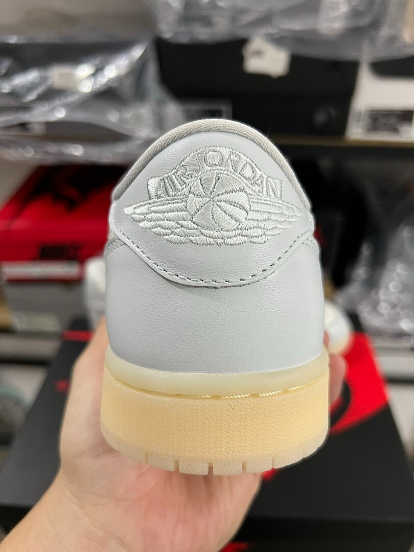 Air Jordan 1 Low SE "Floral Embroidery" White Light Smoke Grey Sail FN8918-100 Women's Sneakers - Image 8