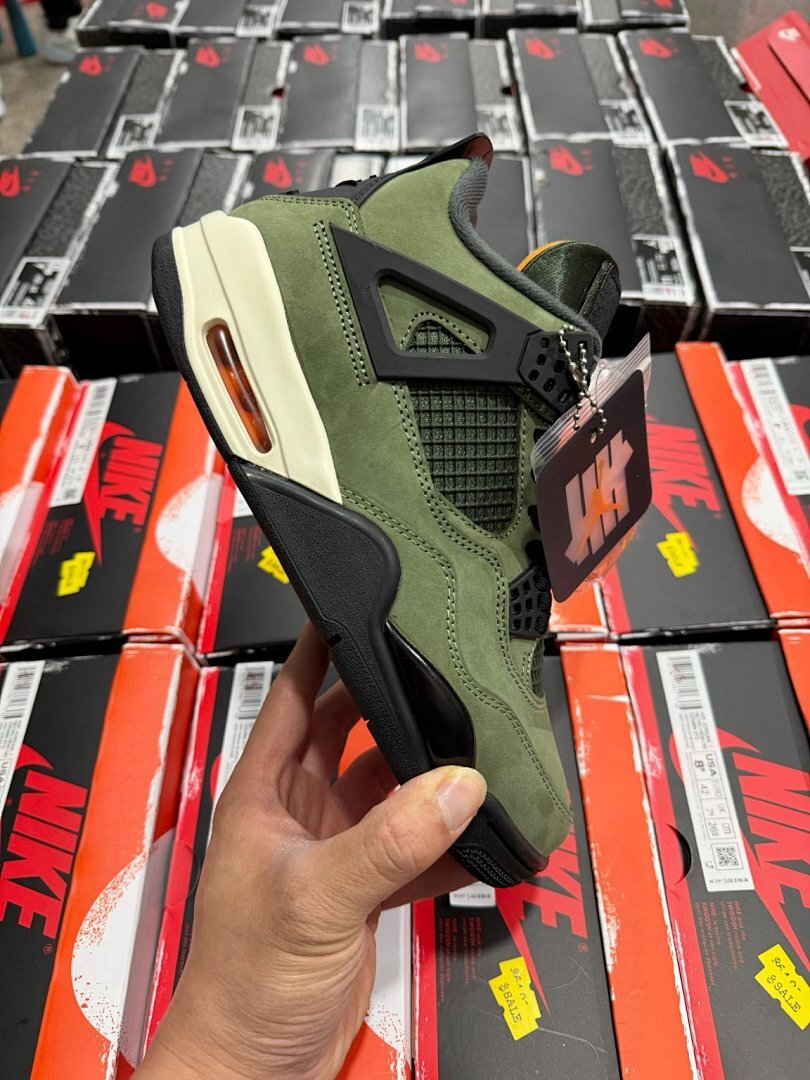 Air Jordan 4 Retro Travis Scott Cactus Jack Olive Black Sail