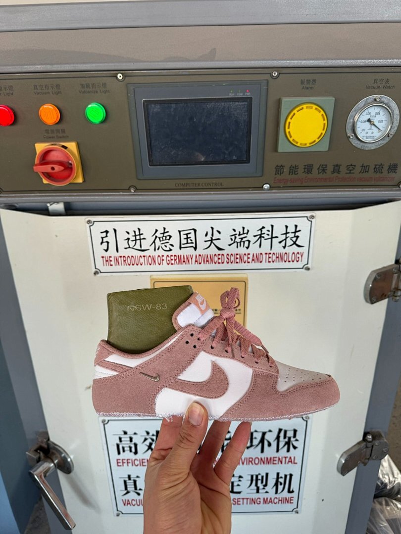 Nike Dunk Low SE Pink Oxford White Sail Gold Charm Women's Sneakers FD0793-600 - Image 6