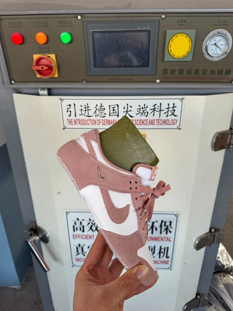 Nike Dunk Low SE Pink Oxford White Sail Gold Charm Women's Sneakers FD0793-600 - Image 7