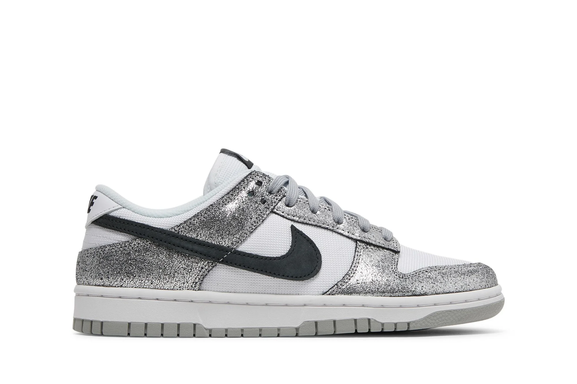 Nike Dunk Low ‘Golden Gals’ DO5882-001