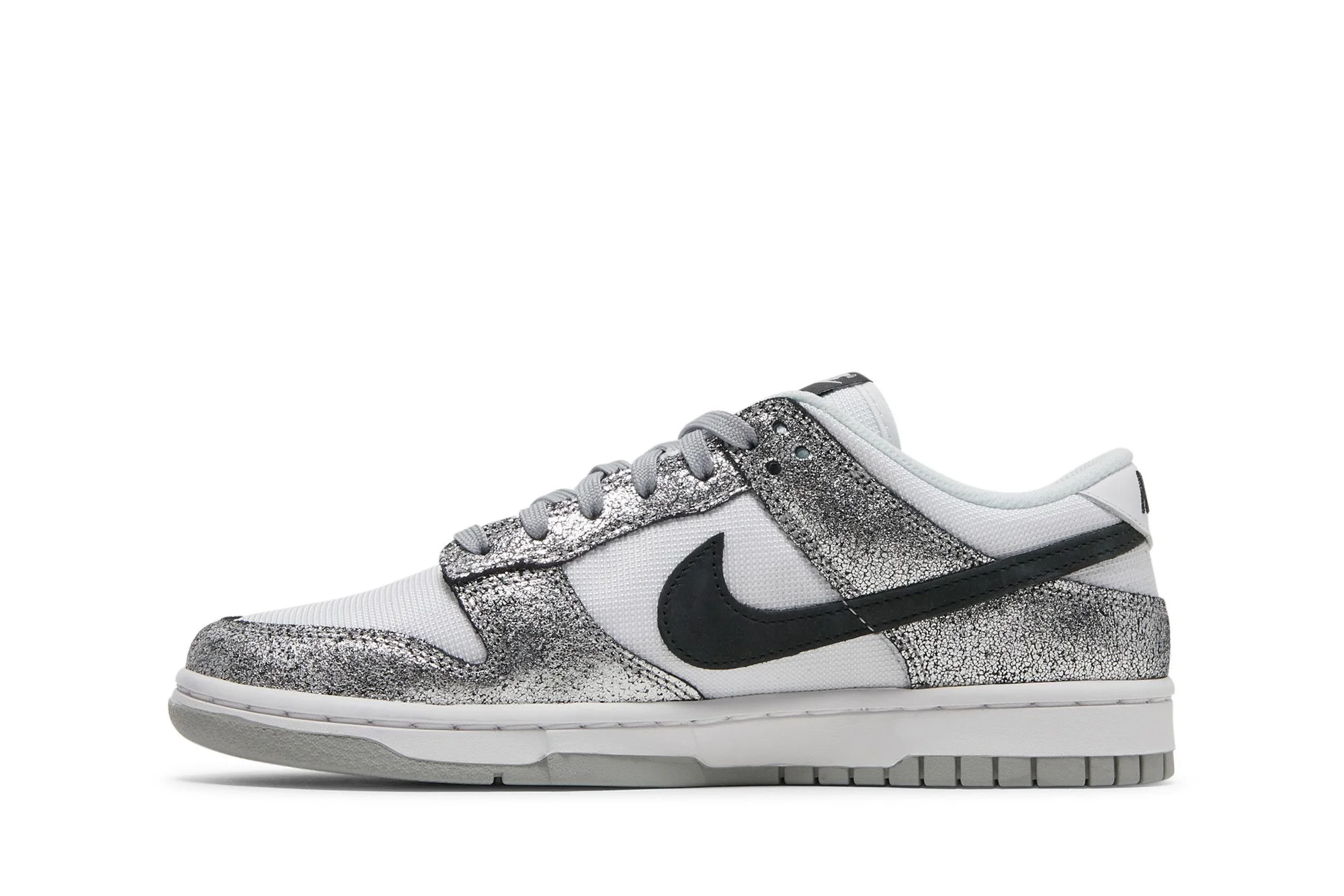 Nike Dunk Low ‘Golden Gals’ DO5882-001 - Image 3